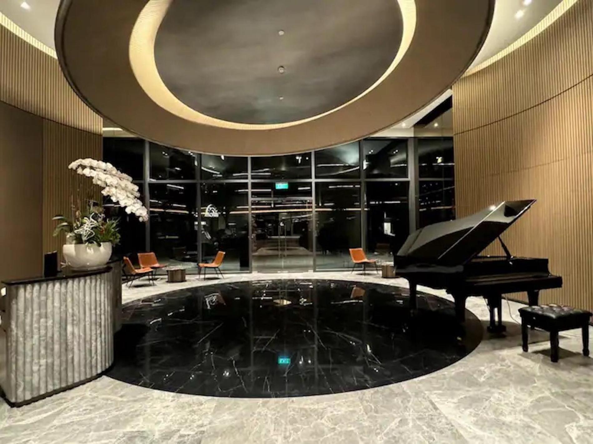 The Opera Apartment Cental Saigon Free Pool-Gym-Sauna Room- Golf Mini 胡志明市 外观 照片